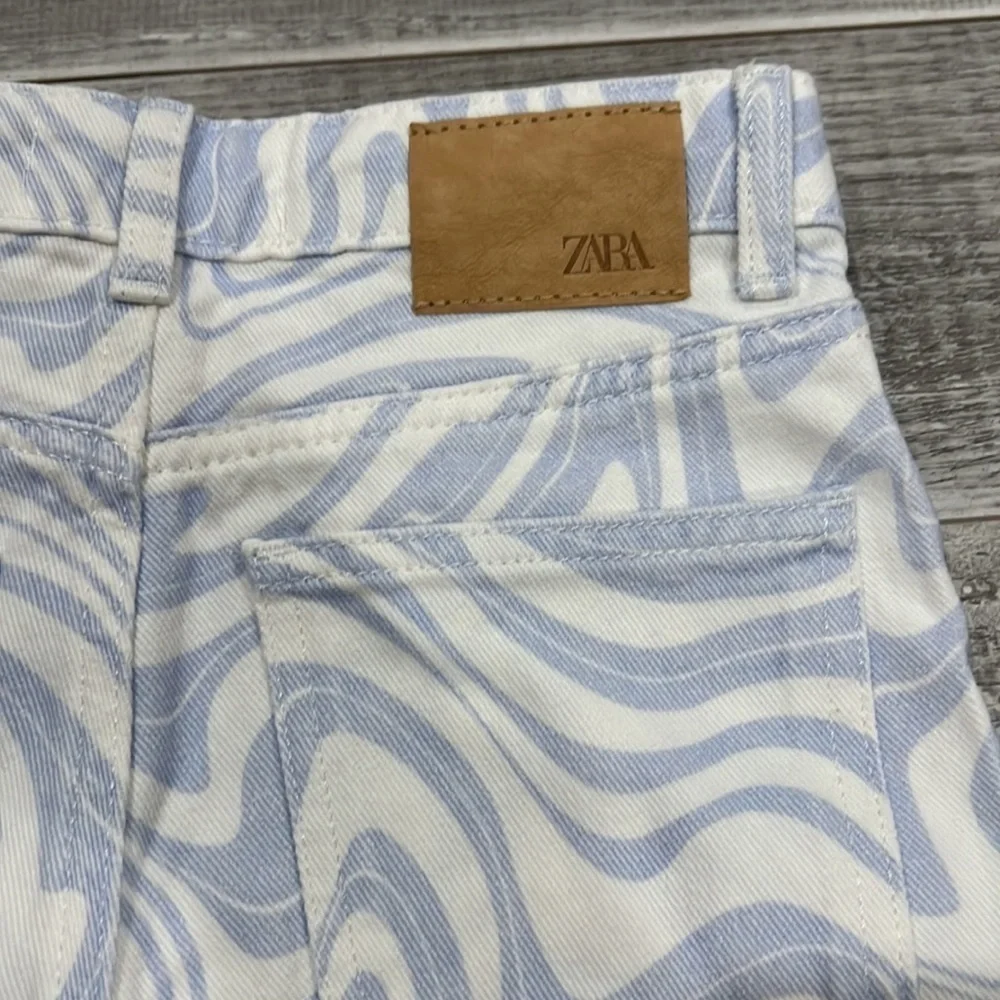 Zara Wavy Jeans